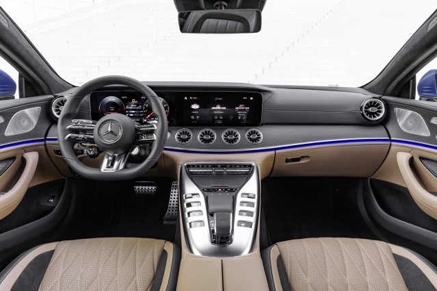 벤츠, ‘더 뉴 메르세데스-AMG GT 4도어 쿠페’ 부분 변경 모델 출시