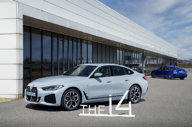 BMW의 첫 준중형 순수 전기차 ‘i4’, 공식 데뷔