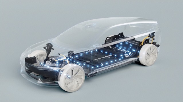 볼보자동차, 배터리 업체 ‘스토어닷’에 전략적 투자…전동화 ‘가속화’ 