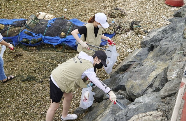볼보그룹코리아, 창원 귀산해변 환경정화 활동 펼쳐