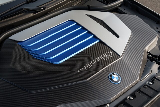 BMW “수소연료전지차로 탈(脫)탄소화 가속”