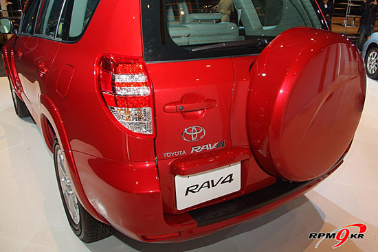 토요타 RAV4