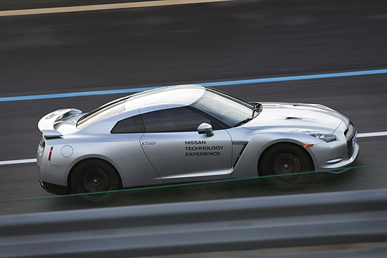 닛산 GT-R, 화성에서 280km/h