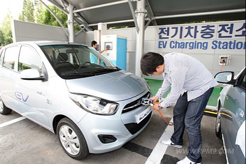 MB 탔던 전기차, 현대 블루온 타보니