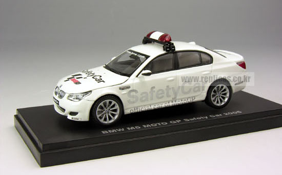 <a target="_blank" href="http://www.replicas.co.kr/src/products/products_detail.php?product_mst_id=KY090572WH">▲ BMW M5 (2005) - 레프리카</a>