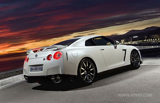 2012년형 닛산 GT-R 출시