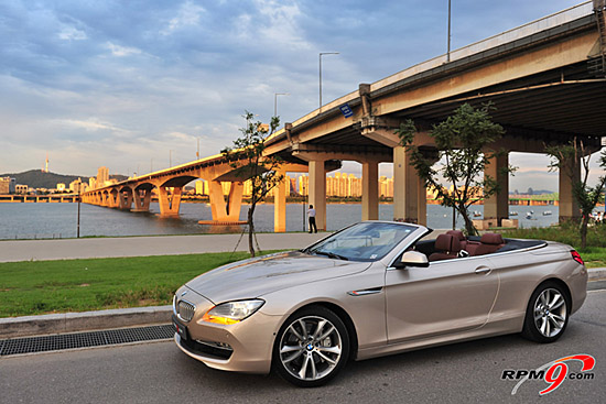 코너 돌 때 컴퍼스처럼 착! BMW 650i