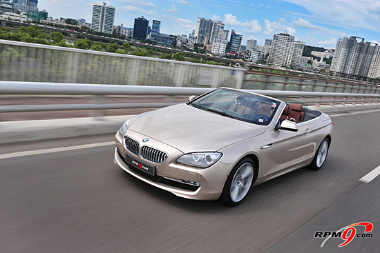 코너 돌 때 컴퍼스처럼 착! BMW 650i