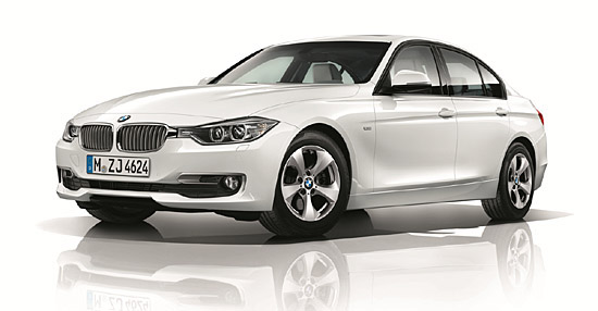 ▲ BMW 320i