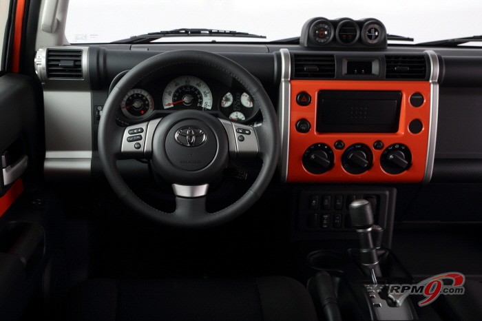 ▲ TOYOTA FJ Cruiser_Interior