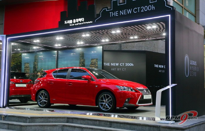 ▲ '더 뉴 CT200h F SPORT'