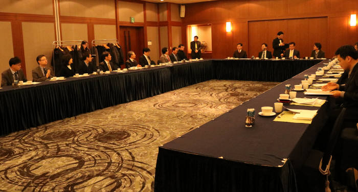 26일 열린 `ip 리더스 포럼` 참석자들이 홍남표 국가지식재산위원회 제3기 지식전략기획단장의 발표를 듣고 있다.