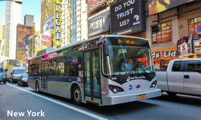 미국 뉴욕 일반 버스노선에 운영 중인 비야디(BYD) 전기버스 K9.