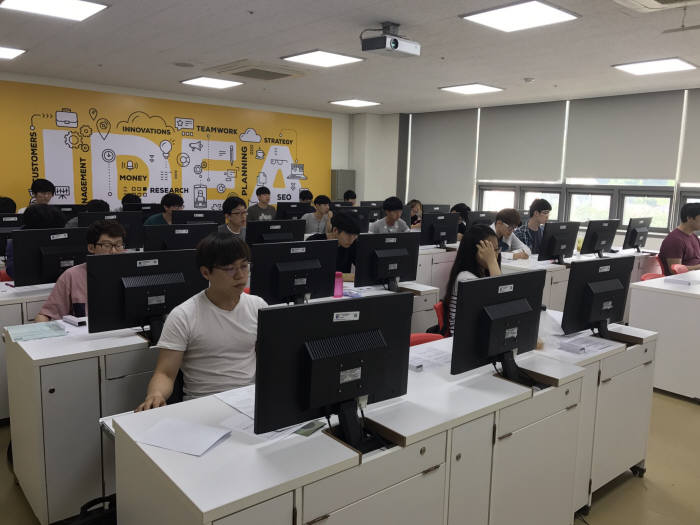 2017년 ICT어워드코리아 소프트웨어(SW) 창의와 코딩부문 학생부 경진대회가 열렸다.