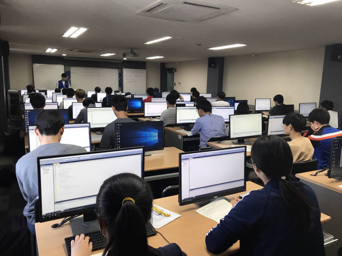 2017년 ICT어워드코리아 소프트웨어(SW) 창의와 코딩부문 학생부 경진대회가 열렸다.