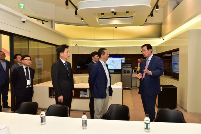 조환익 한전 사장, 권영수 LG유플러스 부회장과 4차 산업혁명 논의
