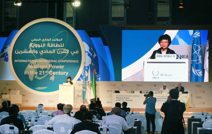 문미옥 청와대 과학기술보좌관은 30일 UAE 아부다비에서 개최된 IAEA 각료회의에 참석해 우리나라의 원전 안전성 강화 노력을 소개했다.