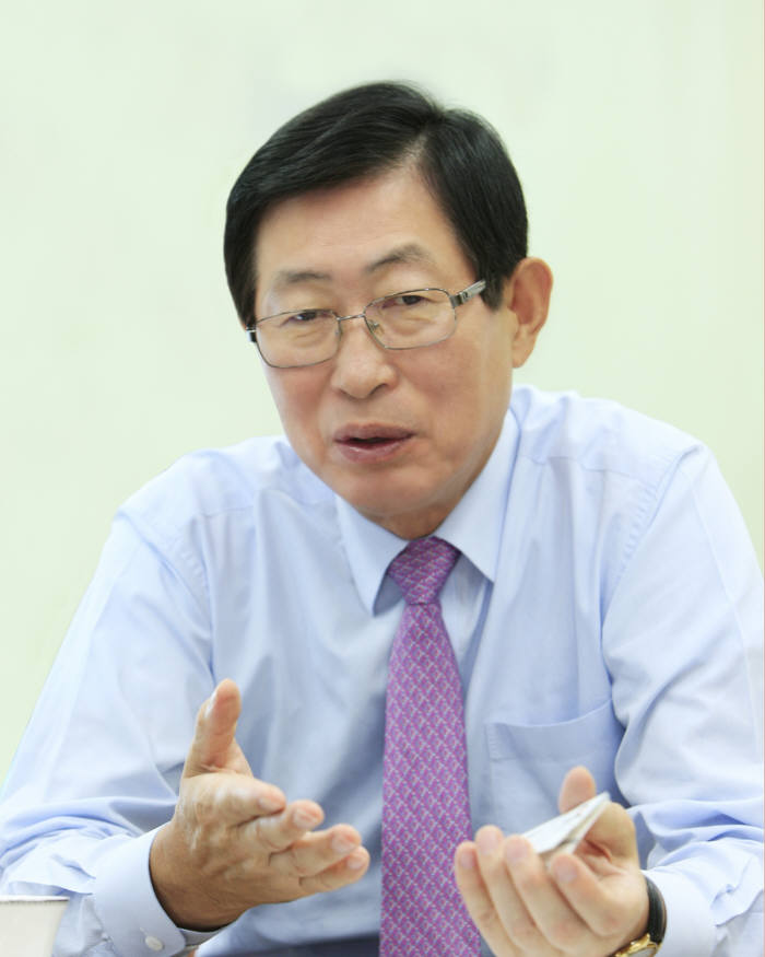 조환익 한전 사장 임기 3개월 남기고 퇴임