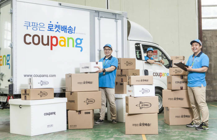 '화물자동차 운수사업법' 개정으로 쿠팡의 '제3자 물류사업' 진출이 가능해졌다. 사업영역이 확대되면 쿠팡은 큰 전환점을 맞이할 것으로 보인다. 사진은 쿠팡의 로켓배송 모습. 사진=쿠팡 제공