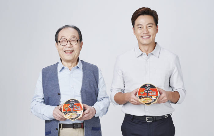 신라면 블랙 광고. 사진=농심 제공