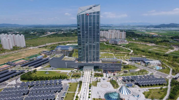 나주 혁신도시 한국전력 본사.