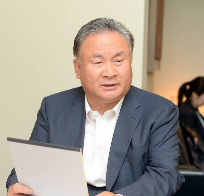 이상민 의원 "연구자 혼자 한 해 최대 15개 과제 수행"