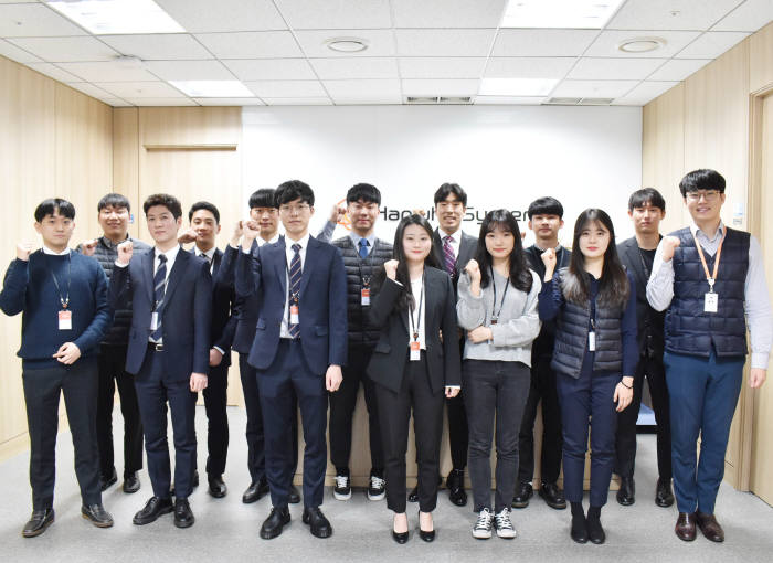 한화시스템이 국민대와 한양대 에리카캠퍼스와 손잡고 방산R&D 동계 인턴 프로그램을 운영한다.