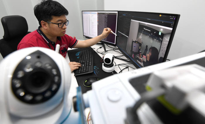 중국산 CCTV, 관리자 권한 탈취 취약점 발견