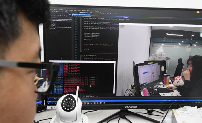 중국산 CCTV, 관리자 권한 탈취 취약점 발견