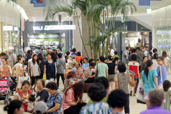 "폭염 덕에…" 롯데몰김포공항 방문객· 매출 기록 경신