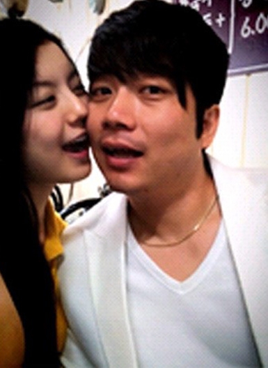 김재욱 결혼, 10살 연하 여친 미모가?