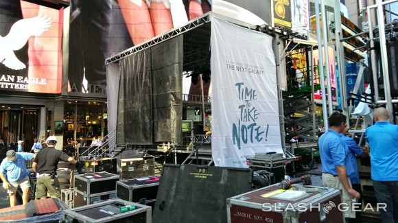 이미지 출처 : http://www.slashgear.com/samsung-galaxy-note-iii-event-goes-global-tomorrow-berlin-and-nyc-at-1pm-est-03295860/