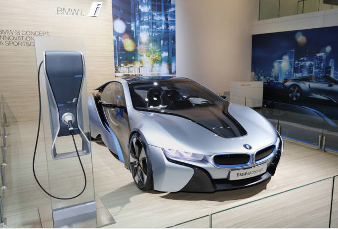 BMW의 플러그인하이브리드 스포츠카 i8