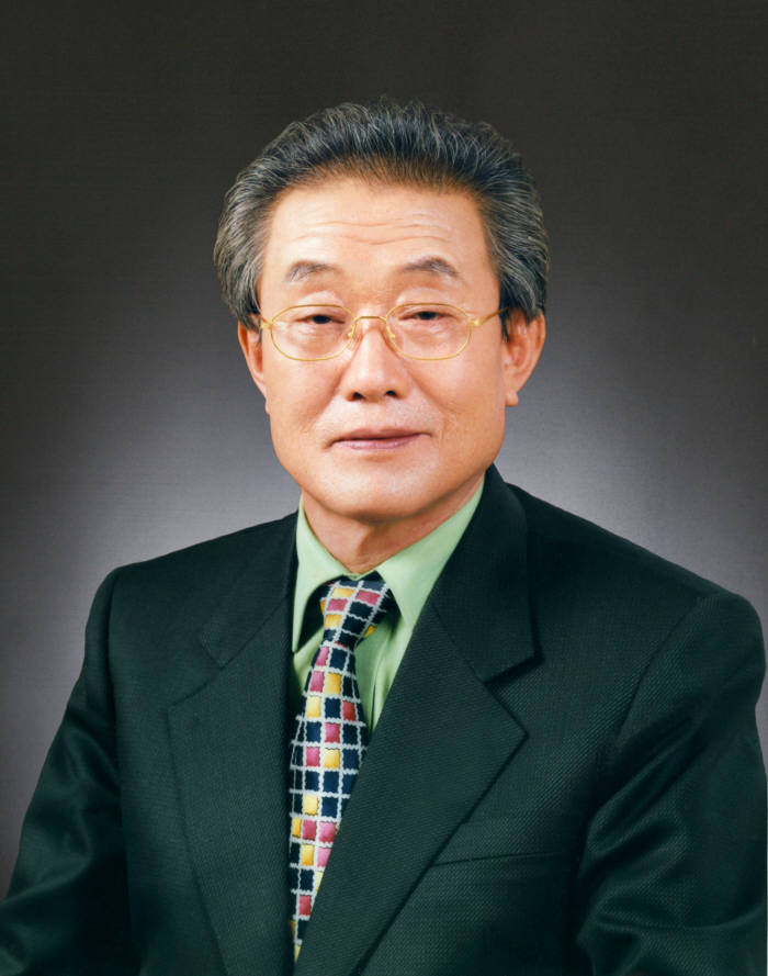 이덕우 덕양 회장, 부산대 명예박사 학위 받아