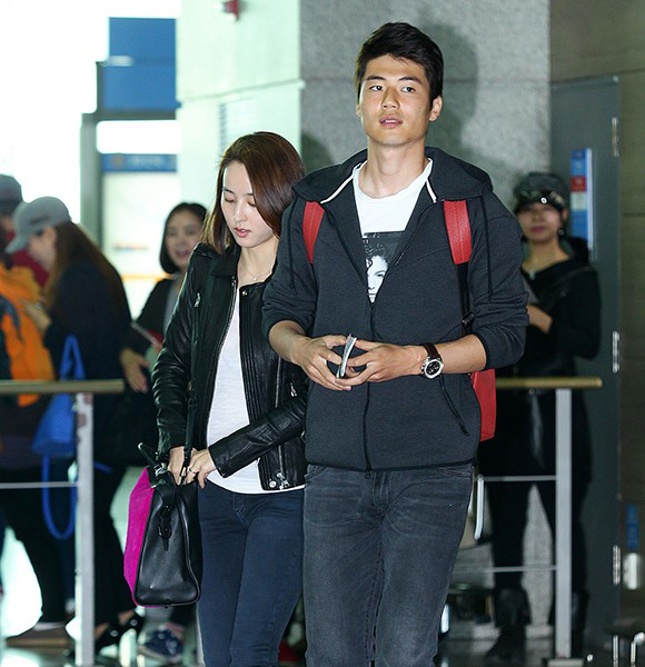 기성용 한혜진 출국…"다음 A매치를 기대하세요"