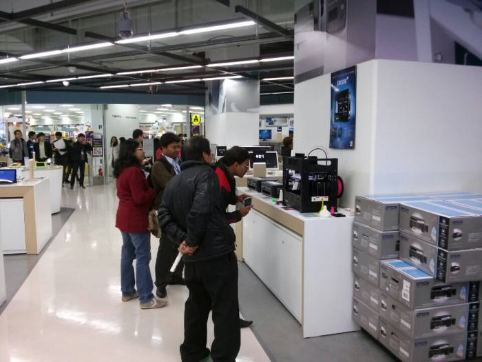 홈플러스 상봉점에 입점한 3D프린터 `에디슨`