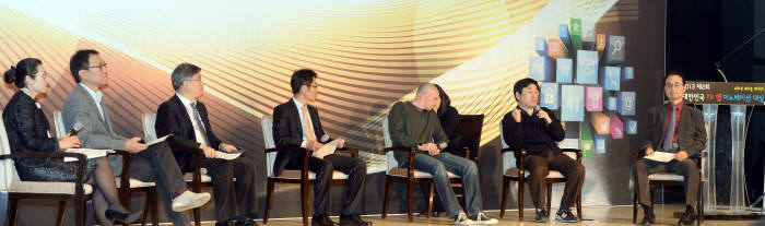 [스마트 미디어생태계 활성화]패널토론-"각 사업자의 능동적 참여와 개방, 새 규범체계 확립 필요"