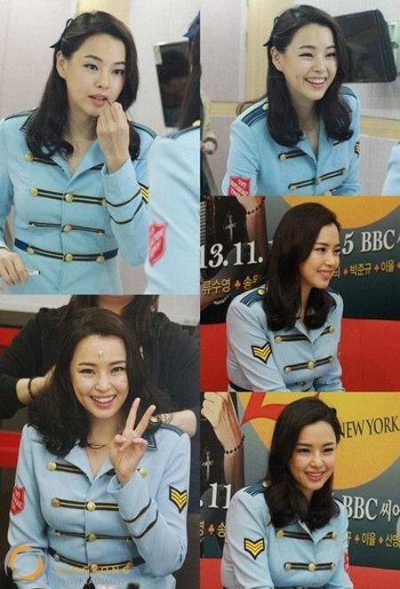 이하늬 제복 보조개 미소 연애