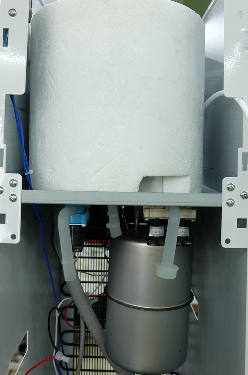 ▲상단 저수탱크, 하단 온수통