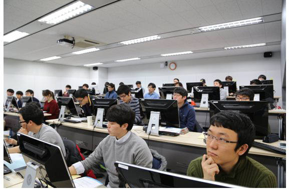 "방학에도 식지 않는 학구열"