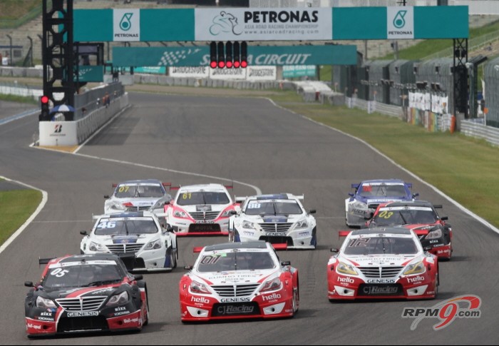 슈퍼6000 클래스 스타트 장면(일본 스즈카 서킷)