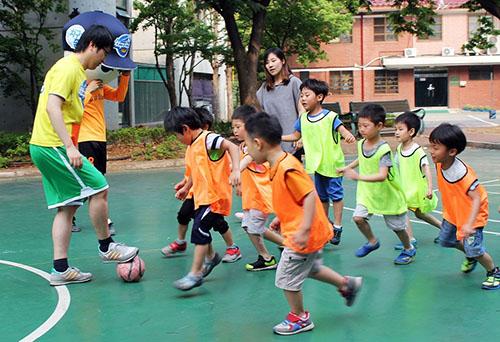 넷마블, 이화 어린이집서 축구교실 ‘차구차구’ 개최