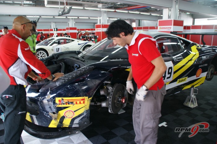 연정훈은 이날 경기 중 발생한 추돌사고로 리타이어를 선언하고 코스를 빠져나왔다.