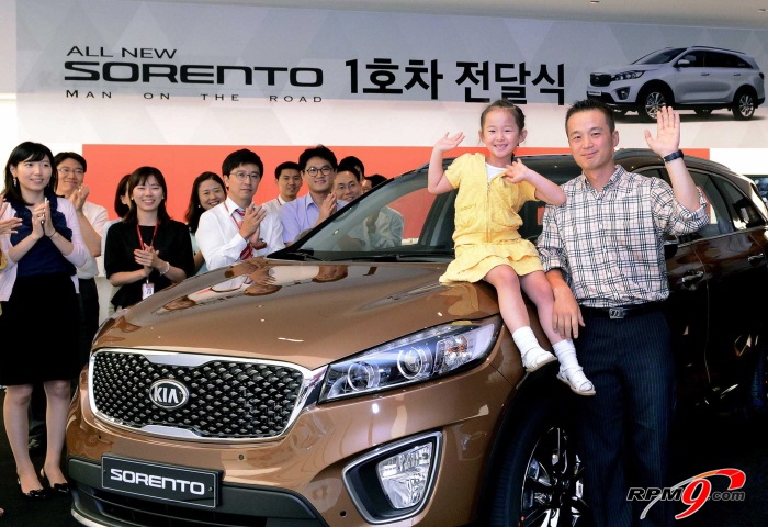 기아차가 '올 뉴 쏘렌토' 1호차 전달식을 가졌다.(사진=기아자동차)