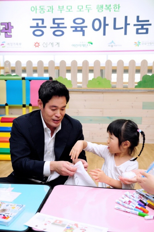 정용진 신세계그룹 부회장,어린이 돌봄사업 본격 나서나