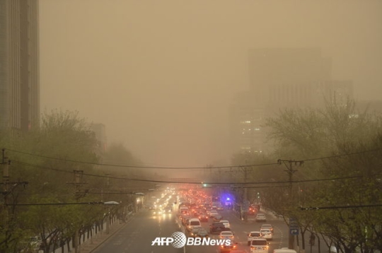 베이징 시내 황사
 출처:/ ⓒAFPBBNews=News1