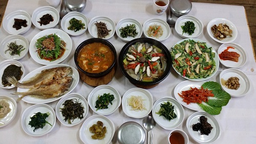 신선한 공기의 해인사에서 즐기는 산채요리의 참 맛