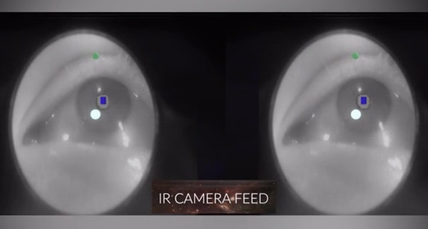 포브의 눈알추적기술은 헤드마운트에 설치된 2대의 카메라를 이용해 사용자의 눈동자움직임을 인식하는 데서 시작한다. 사용자들은 헤드셋을 착용하면 사용자의 눈을 스캔해 이들의 홍채 움직임을 추적하게 하는 과정을 거치게 된다. 사진=포브/킥스타터
