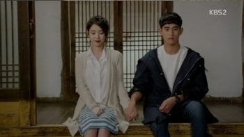 아이유, 김수현
 출처:/ KBS2 '프로듀사'