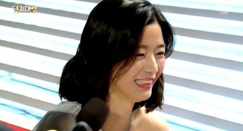 전지현, 허지웅 미모 극찬 들어보니 "20대, 30대, 미시 모든 것을 떠나 전지현 그 자체" 세상에!